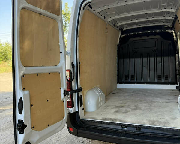 Белый Опель Movano, объемом двигателя 0 л и пробегом 195 тыс. км за 17900 $, фото 32 на Automoto.ua