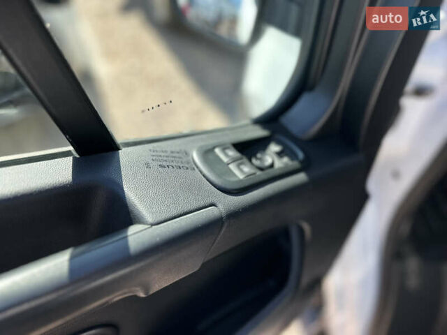 Білий Опель Movano, об'ємом двигуна 2.3 л та пробігом 290 тис. км за 19300 $, фото 14 на Automoto.ua