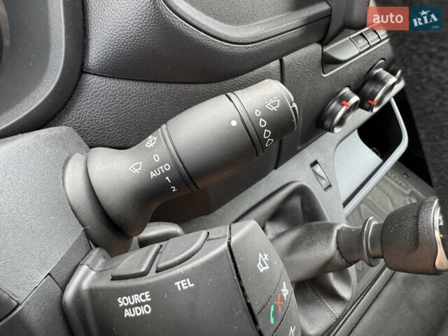 Білий Опель Movano, об'ємом двигуна 2.3 л та пробігом 216 тис. км за 18700 $, фото 22 на Automoto.ua