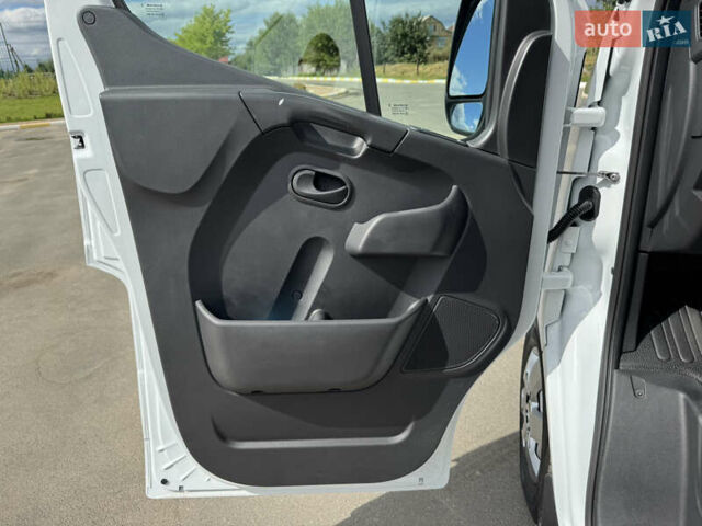 Білий Опель Movano, об'ємом двигуна 2.3 л та пробігом 216 тис. км за 18700 $, фото 69 на Automoto.ua