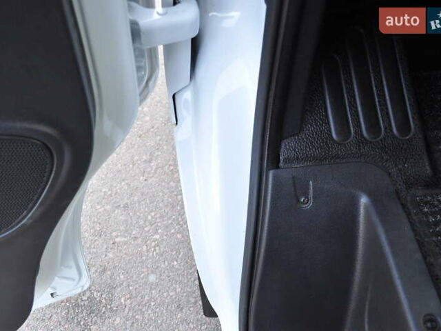 Белый Опель Movano, объемом двигателя 2.3 л и пробегом 301 тыс. км за 18500 $, фото 56 на Automoto.ua