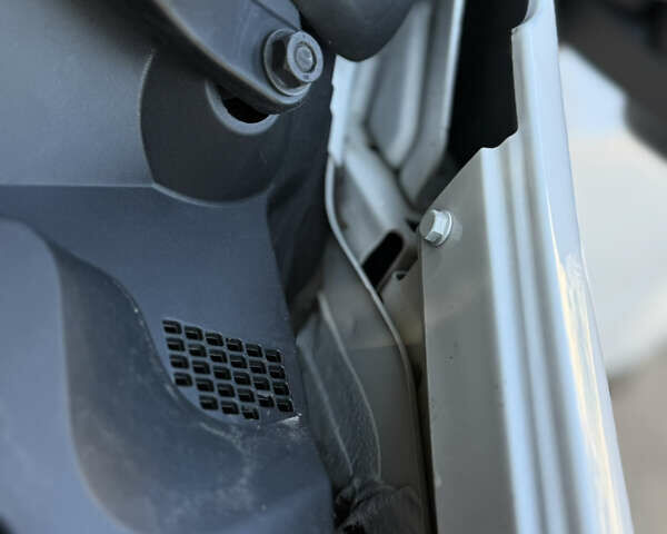 Белый Опель Movano, объемом двигателя 0 л и пробегом 195 тыс. км за 17900 $, фото 56 на Automoto.ua