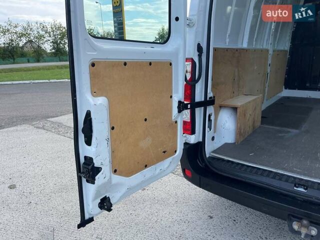 Белый Опель Movano, объемом двигателя 0 л и пробегом 175 тыс. км за 19999 $, фото 13 на Automoto.ua