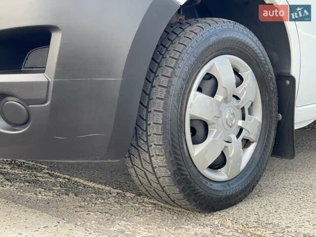 Белый Опель Movano, объемом двигателя 0 л и пробегом 175 тыс. км за 19999 $, фото 8 на Automoto.ua