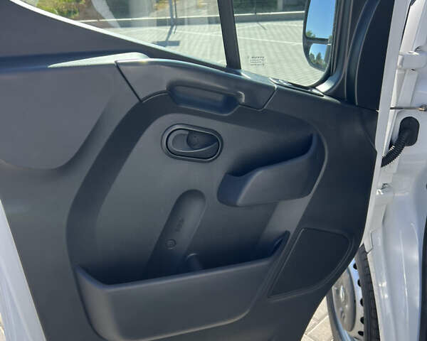 Білий Опель Movano, об'ємом двигуна 2.3 л та пробігом 250 тис. км за 22500 $, фото 12 на Automoto.ua