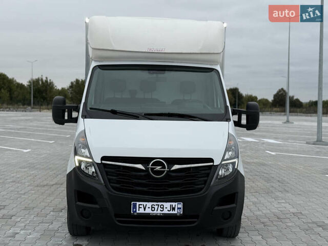 Белый Опель Movano, объемом двигателя 0 л и пробегом 240 тыс. км за 18700 $, фото 1 на Automoto.ua