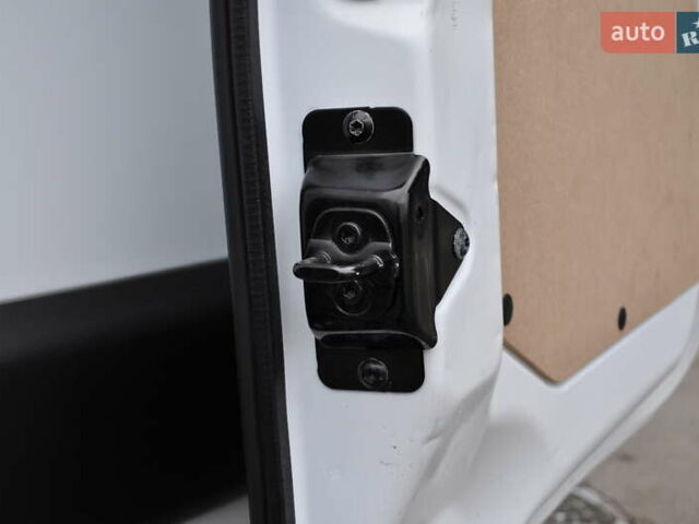 Белый Опель Movano, объемом двигателя 0 л и пробегом 190 тыс. км за 24800 $, фото 37 на Automoto.ua