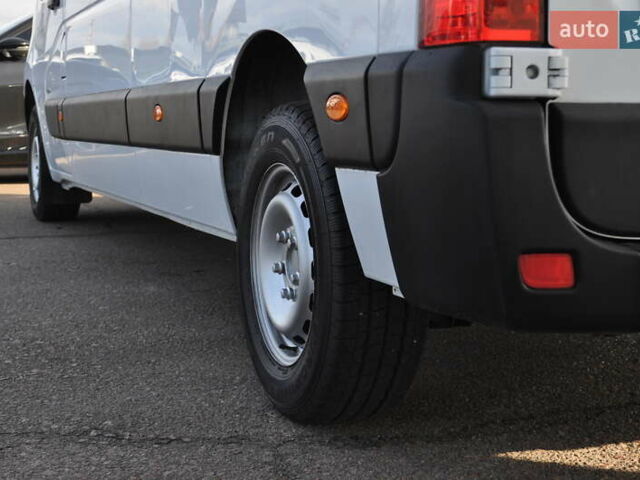 Белый Опель Movano, объемом двигателя 2.3 л и пробегом 301 тыс. км за 18500 $, фото 19 на Automoto.ua