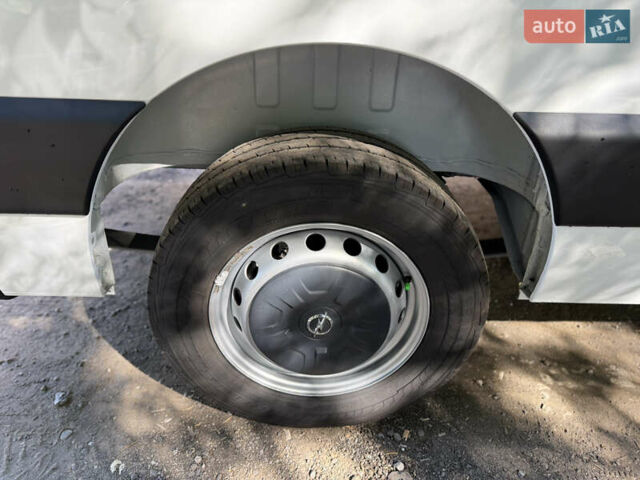 Белый Опель Movano, объемом двигателя 0 л и пробегом 195 тыс. км за 17900 $, фото 24 на Automoto.ua