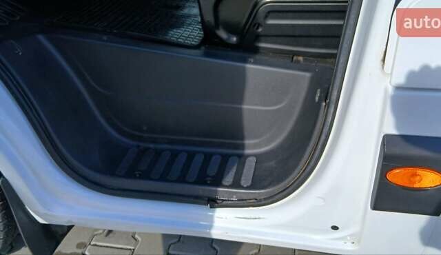 Белый Опель Movano, объемом двигателя 2.3 л и пробегом 263 тыс. км за 19800 $, фото 27 на Automoto.ua