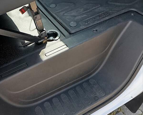 Білий Опель Movano, об'ємом двигуна 0 л та пробігом 136 тис. км за 18300 $, фото 29 на Automoto.ua