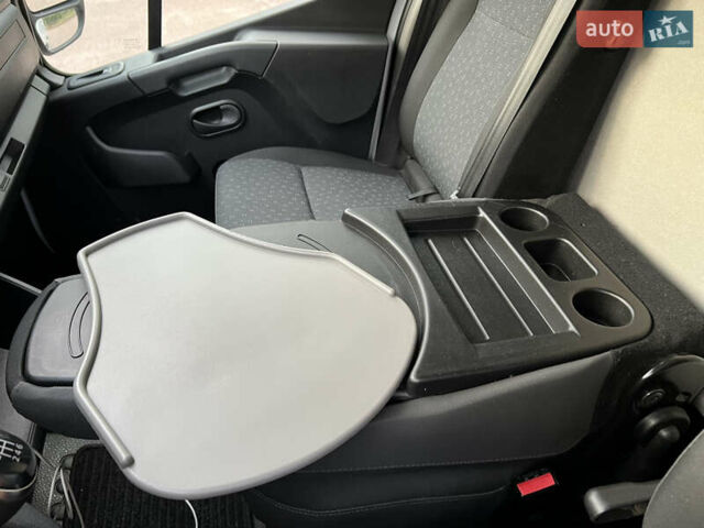 Білий Опель Movano, об'ємом двигуна 2.3 л та пробігом 283 тис. км за 18500 $, фото 44 на Automoto.ua