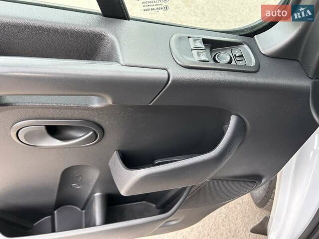 Білий Опель Movano, об'ємом двигуна 2.3 л та пробігом 220 тис. км за 19900 $, фото 12 на Automoto.ua