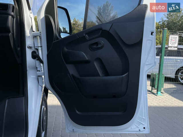 Белый Опель Movano, объемом двигателя 2.3 л и пробегом 158 тыс. км за 18555 $, фото 28 на Automoto.ua
