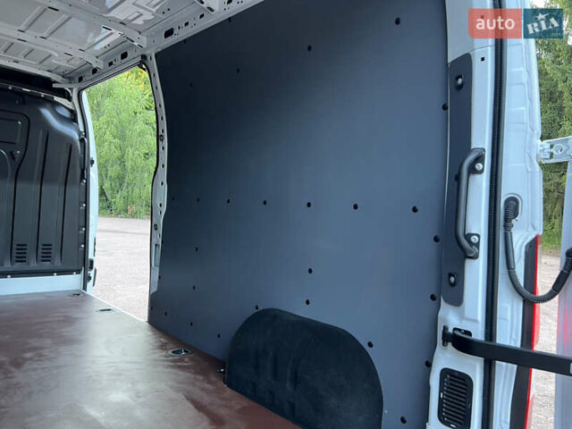 Білий Опель Movano, об'ємом двигуна 2.3 л та пробігом 283 тис. км за 18500 $, фото 65 на Automoto.ua
