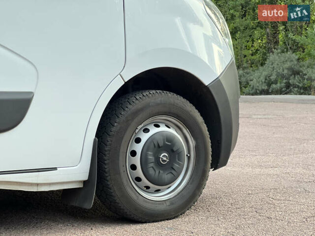 Білий Опель Movano, об'ємом двигуна 2.3 л та пробігом 283 тис. км за 18500 $, фото 16 на Automoto.ua
