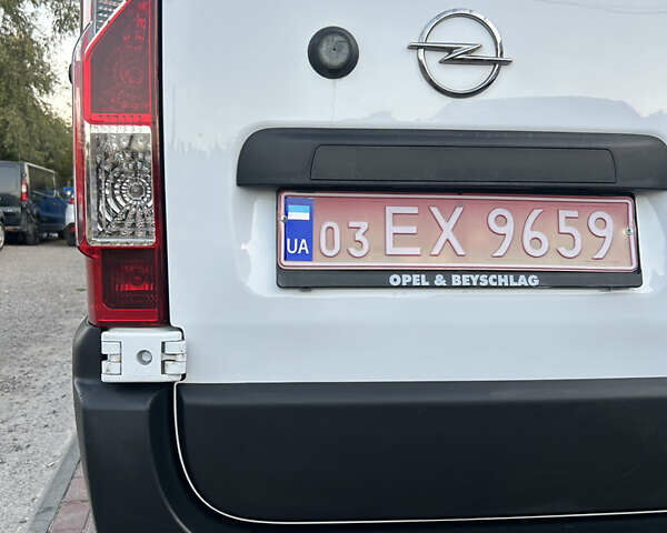 Белый Опель Movano, объемом двигателя 2.3 л и пробегом 240 тыс. км за 19900 $, фото 9 на Automoto.ua