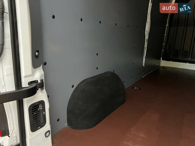 Білий Опель Movano, об'ємом двигуна 2.3 л та пробігом 283 тис. км за 18500 $, фото 57 на Automoto.ua