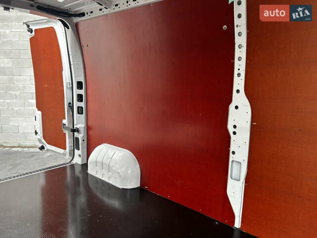 Белый Опель Movano, объемом двигателя 2.3 л и пробегом 79 тыс. км за 23500 $, фото 33 на Automoto.ua