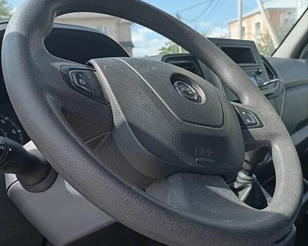 Білий Опель Movano, об'ємом двигуна 0 л та пробігом 136 тис. км за 18300 $, фото 16 на Automoto.ua