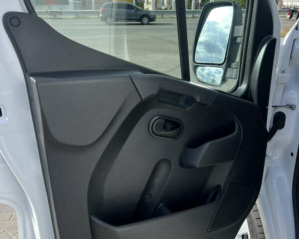 Опель Movano 2021 у Дніпро (Дніпропетровську) на Automoto.ua Білий Опель Movano, об'ємом двигуна 2.3 л та пробігом 255 тис. км за 19300 $, фото 11 на Automoto.ua