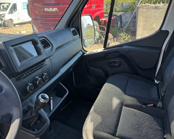 Белый Опель Movano, объемом двигателя 2.3 л и пробегом 104 тыс. км за 13800 $, фото 7 на Automoto.ua