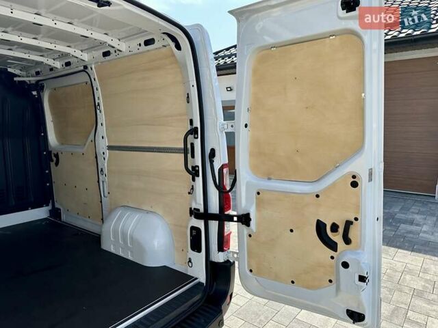 Белый Опель Movano, объемом двигателя 2.3 л и пробегом 224 тыс. км за 17900 $, фото 9 на Automoto.ua