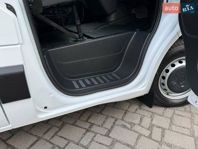 Белый Опель Movano, объемом двигателя 0 л и пробегом 106 тыс. км за 16700 $, фото 47 на Automoto.ua