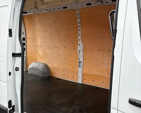 Белый Опель Movano, объемом двигателя 2.3 л и пробегом 101 тыс. км за 21000 $, фото 5 на Automoto.ua