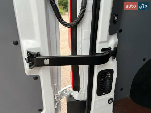 Білий Опель Movano, об'ємом двигуна 2.3 л та пробігом 283 тис. км за 18500 $, фото 56 на Automoto.ua