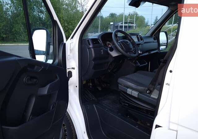 Белый Опель Movano, объемом двигателя 2.3 л и пробегом 275 тыс. км за 19000 $, фото 22 на Automoto.ua