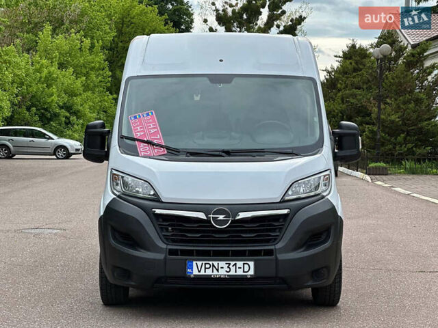 Белый Опель Movano, объемом двигателя 2.2 л и пробегом 263 тыс. км за 17600 $, фото 5 на Automoto.ua