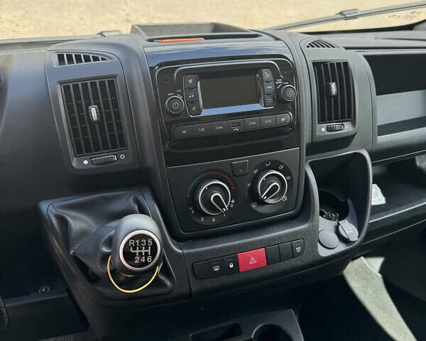 Білий Опель Movano, об'ємом двигуна 2.2 л та пробігом 12 тис. км за 25700 $, фото 6 на Automoto.ua