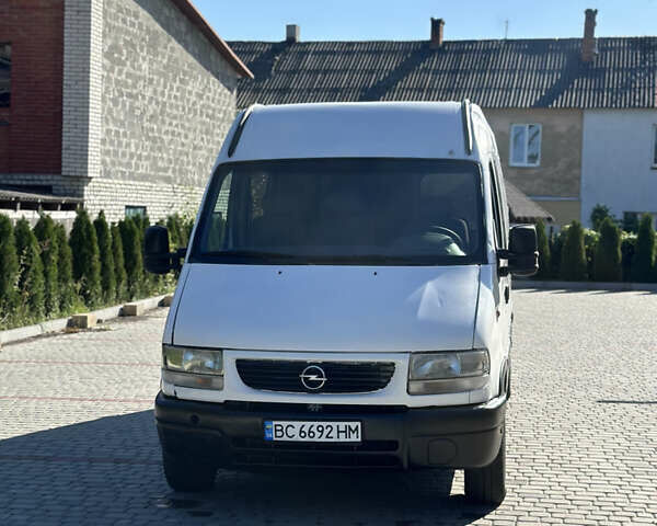 Белый Опель Movano, объемом двигателя 2.8 л и пробегом 521 тыс. км за 5100 $, фото 1 на Automoto.ua