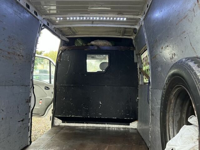 Белый Опель Movano, объемом двигателя 2.5 л и пробегом 499 тыс. км за 4900 $, фото 9 на Automoto.ua
