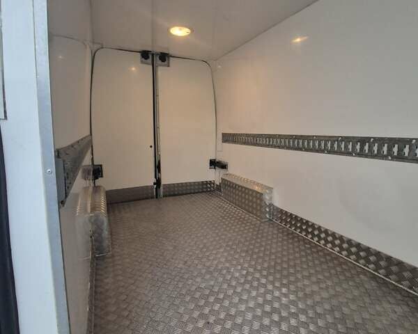 Білий Опель Movano, об'ємом двигуна 2.3 л та пробігом 226 тис. км за 17500 $, фото 14 на Automoto.ua