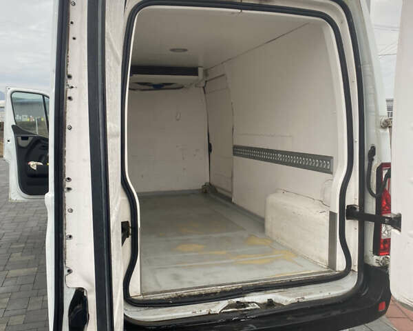 Білий Опель Movano, об'ємом двигуна 2.3 л та пробігом 330 тис. км за 12800 $, фото 7 на Automoto.ua