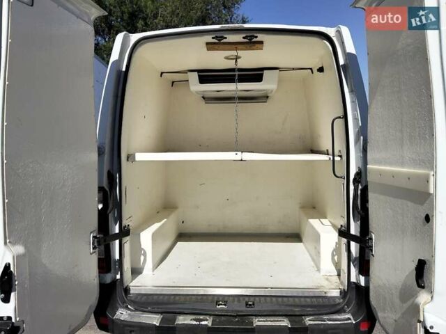 Білий Опель Movano, об'ємом двигуна 2.3 л та пробігом 400 тис. км за 16000 $, фото 4 на Automoto.ua