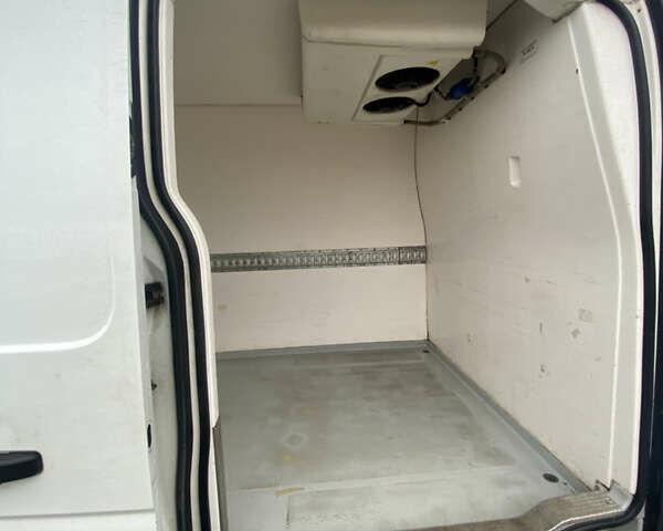 Білий Опель Movano, об'ємом двигуна 2.3 л та пробігом 330 тис. км за 12800 $, фото 8 на Automoto.ua