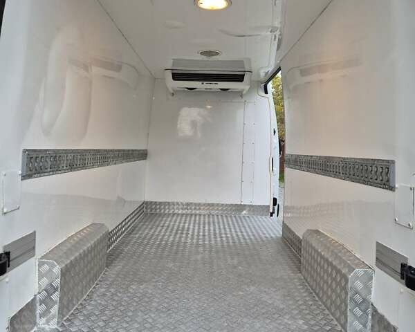 Білий Опель Movano, об'ємом двигуна 2.3 л та пробігом 226 тис. км за 17500 $, фото 12 на Automoto.ua