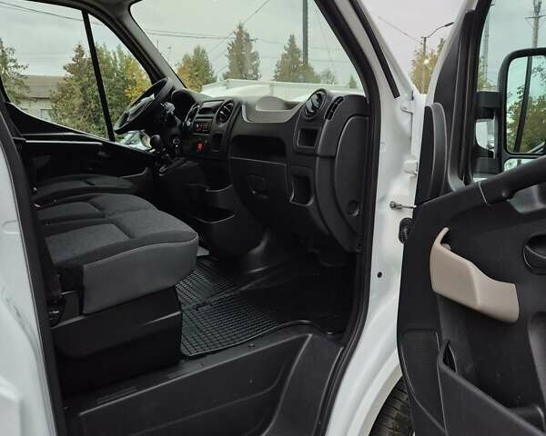 Білий Опель Movano, об'ємом двигуна 2.3 л та пробігом 226 тис. км за 17500 $, фото 16 на Automoto.ua