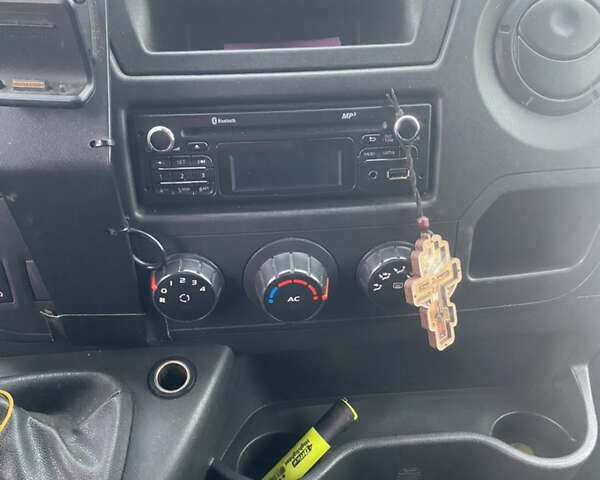 Білий Опель Movano, об'ємом двигуна 2.3 л та пробігом 330 тис. км за 12800 $, фото 5 на Automoto.ua