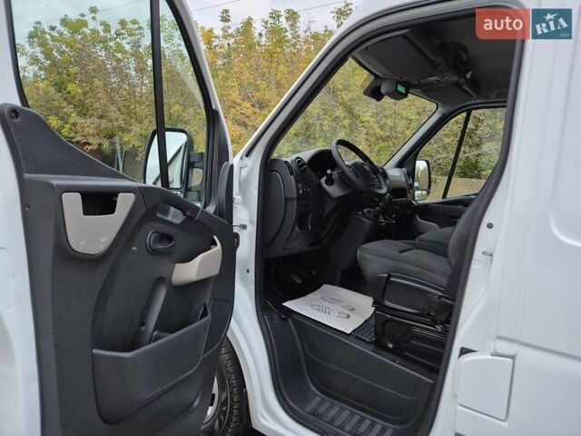 Білий Опель Movano, об'ємом двигуна 2.3 л та пробігом 226 тис. км за 17500 $, фото 24 на Automoto.ua