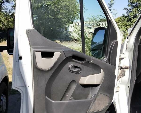 Білий Опель Movano, об'ємом двигуна 2.3 л та пробігом 400 тис. км за 16000 $, фото 10 на Automoto.ua