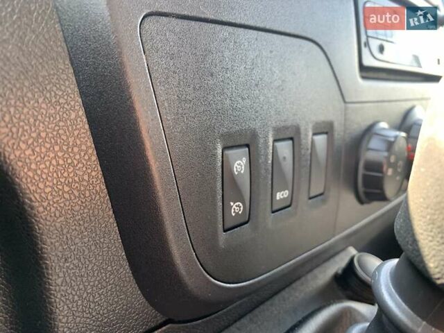 Білий Опель Movano, об'ємом двигуна 2.3 л та пробігом 192 тис. км за 19999 $, фото 13 на Automoto.ua