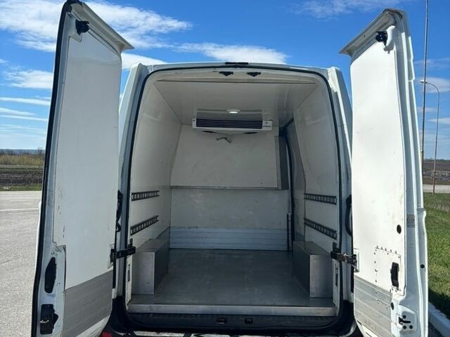 Белый Опель Movano, объемом двигателя 2.3 л и пробегом 398 тыс. км за 16000 $, фото 4 на Automoto.ua