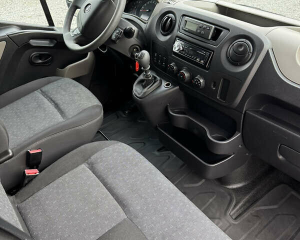 Белый Опель Movano, объемом двигателя 0 л и пробегом 255 тыс. км за 20700 $, фото 17 на Automoto.ua