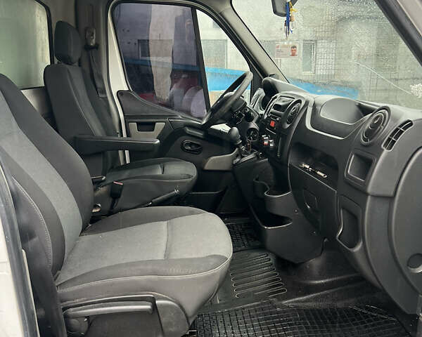 Белый Опель Movano, объемом двигателя 2.3 л и пробегом 435 тыс. км за 18000 $, фото 6 на Automoto.ua