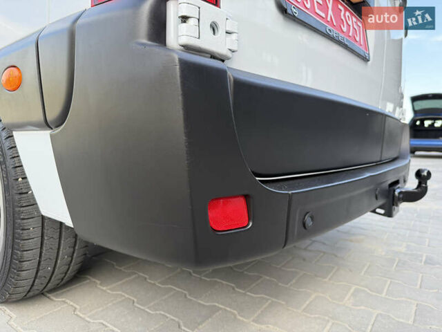 Білий Опель Movano, об'ємом двигуна 0 л та пробігом 230 тис. км за 21800 $, фото 19 на Automoto.ua