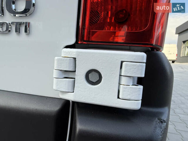 Білий Опель Movano, об'ємом двигуна 0 л та пробігом 230 тис. км за 21800 $, фото 17 на Automoto.ua